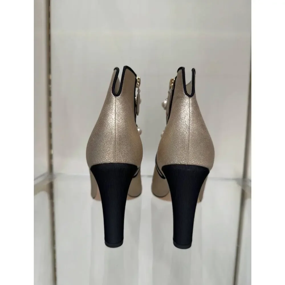 NWOB Chanel 2018 Gold Toe Pearl Button Leather Ankle Boots Sz.40